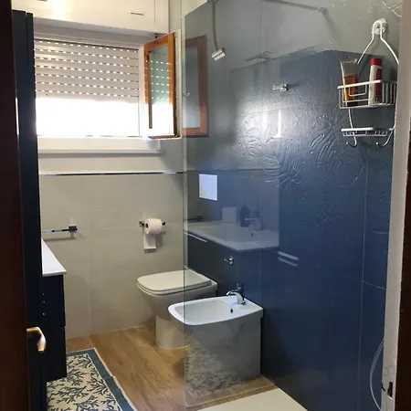 A 300 M Dal Mare: Signorile E Silenzioso Alghero