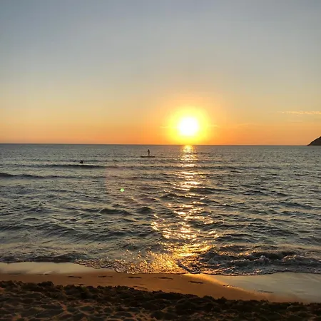 A 300 M Dal Mare: Signorile E Silenzioso Alghero